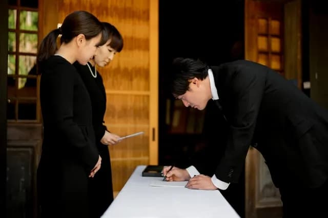 葬儀の受付は親族がやるもの？葬儀社がやるもの？