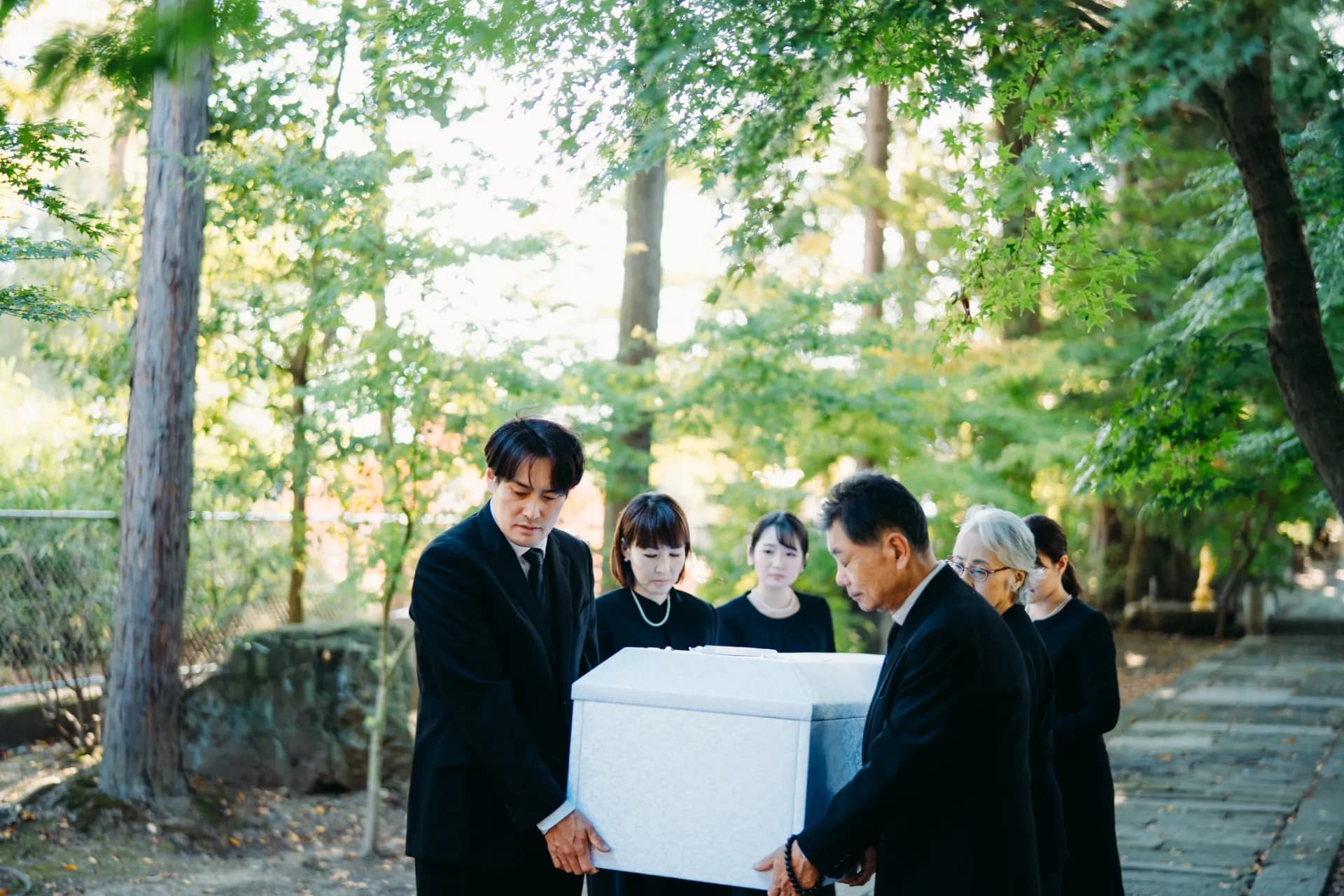 足立区での葬儀について、川口からのご遺体搬送や費用の目安を教えてください