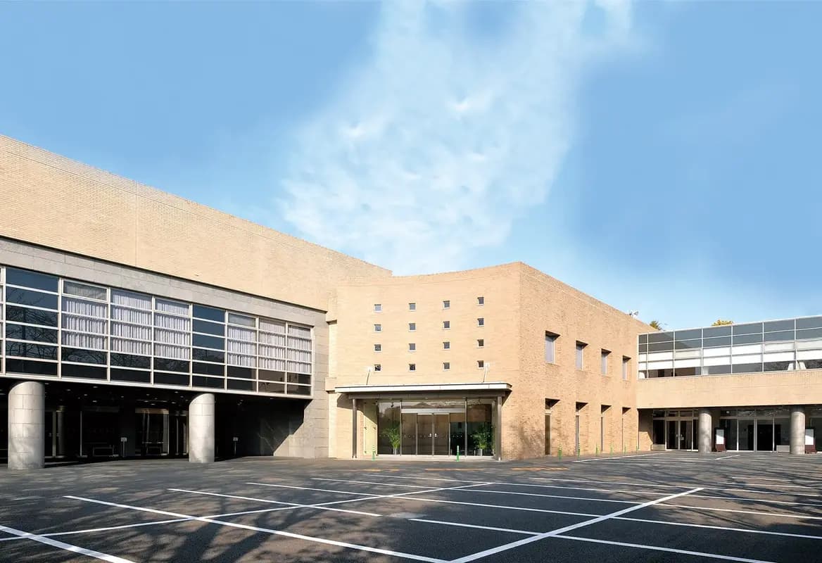 1日葬・堀ノ内斎場での家族葬を検討中ですが、安置施設や費用内訳について教えてください。