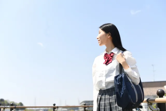 落合第一地域センターって、高田馬場駅から歩ける距離?